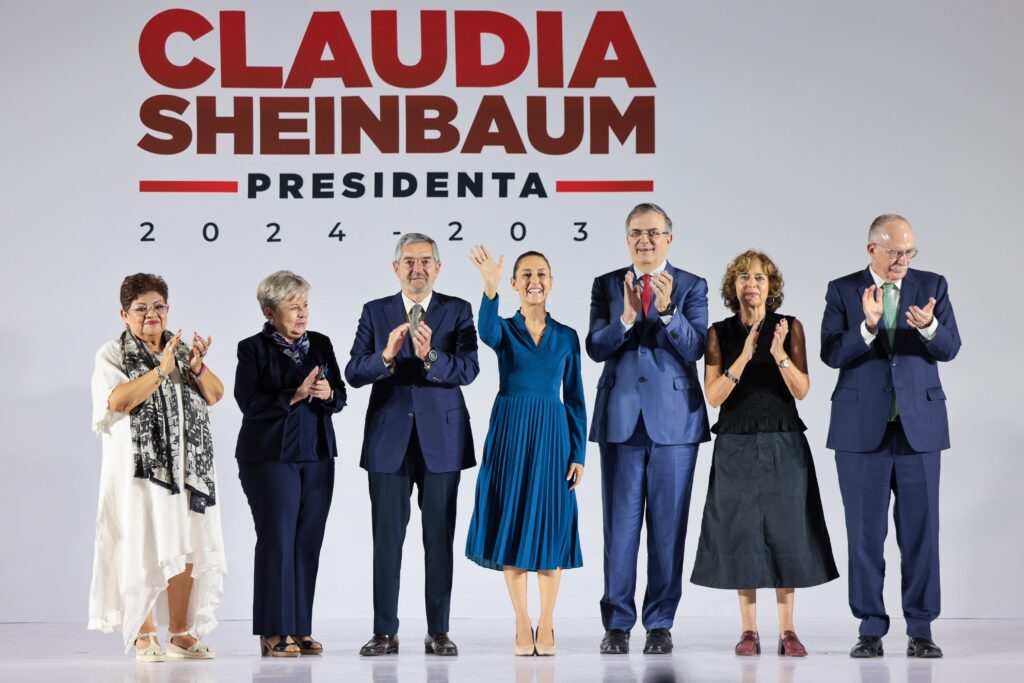Sheinbaum presenta parte de su gabinete de gobierno: «Son hombres y mujeres de primera»