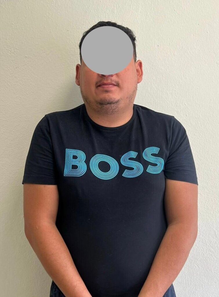 Detienen a un joven con cristal