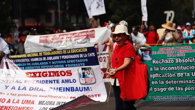 SEP anuncia que maestros de las secciones 9 y 10 de CNTE recibirán pago extraordinario