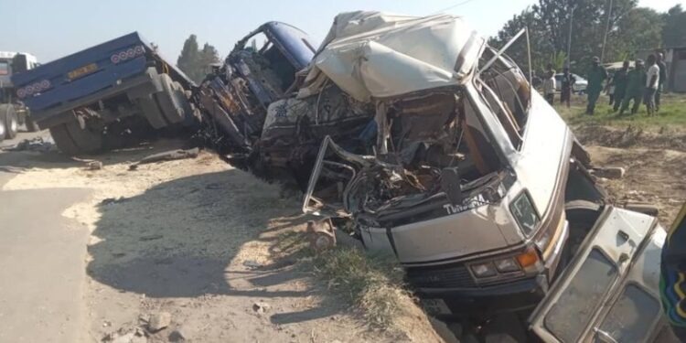 Choque de camión contra vehículos deja 14 muertos en Tanzania