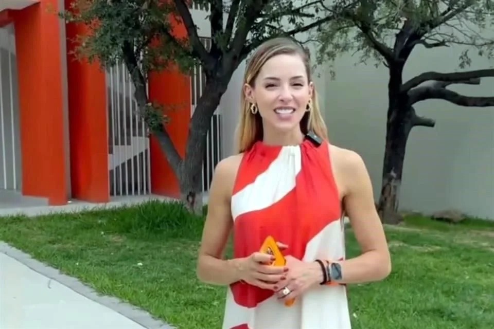 Mariana Rodríguez regresa al DIF Capullos
