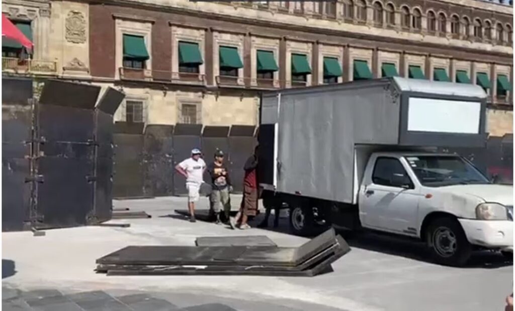 Retiran blindaje de Palacio Nacional tras casi un mes de permanecer con vallas