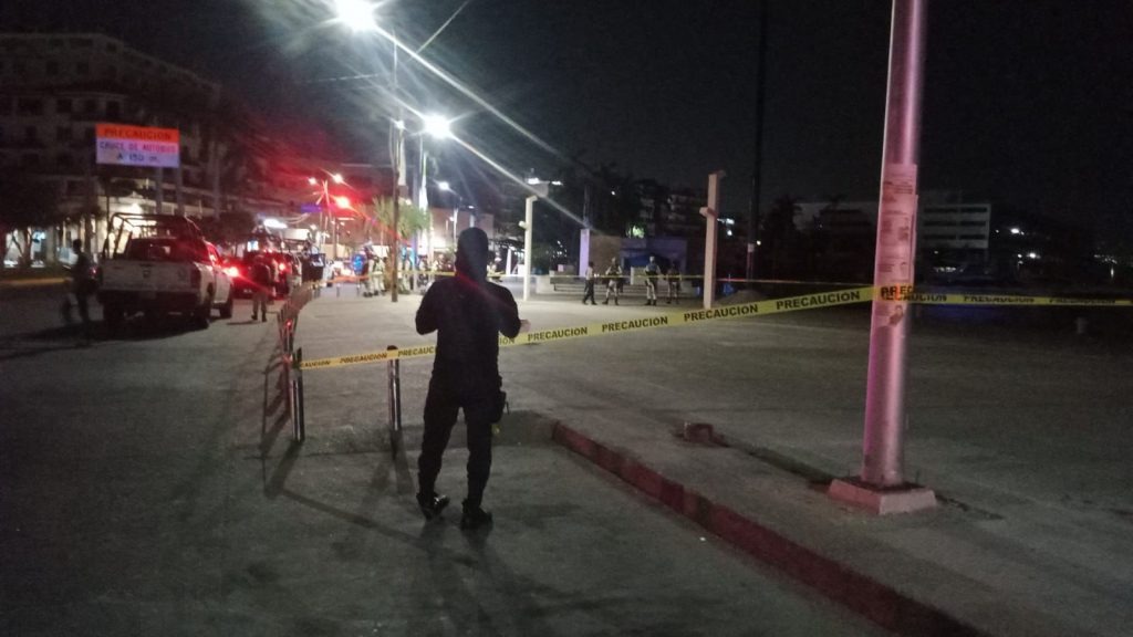 Hallan cabeza humana dentro de hielera en zócalo de Acapulco