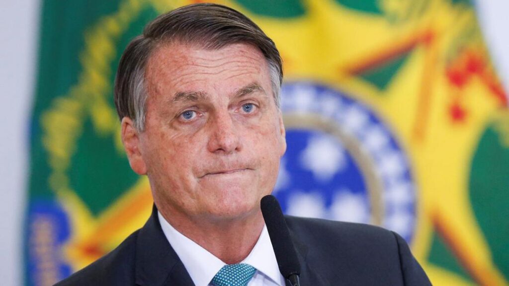 Escándalo en Brasil: Bolsonaro acusado de desviar regalos valorados en 1.2 millones de dólares según informe policial