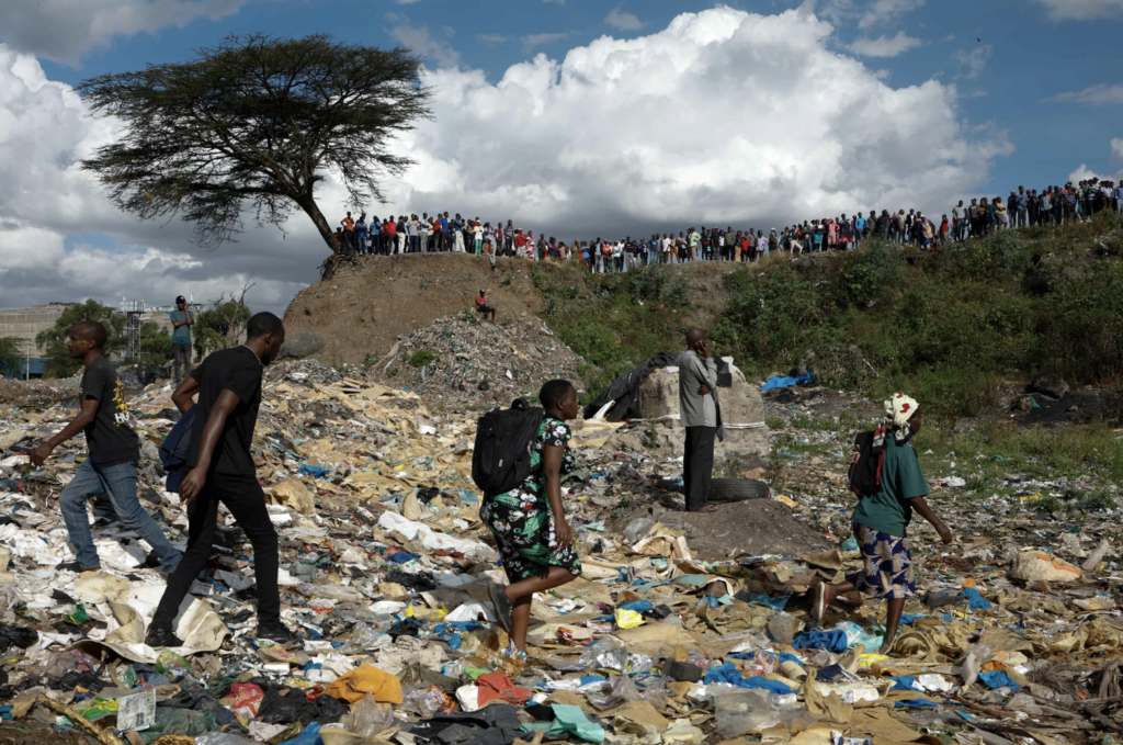Descubren cuerpos de mujeres mutiladas en basurero de Kenia