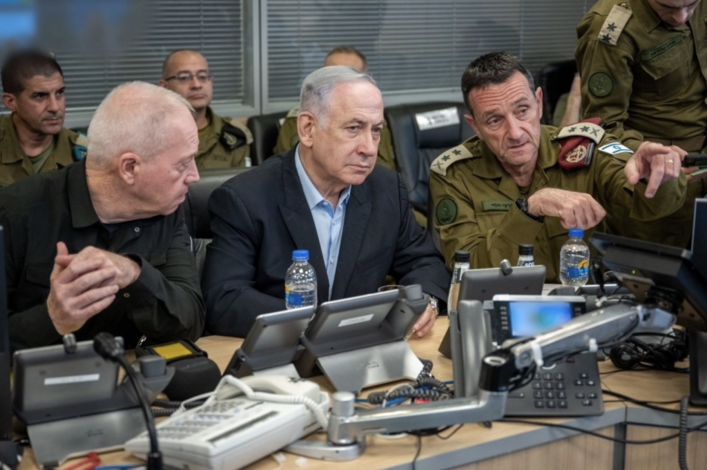 Benjamin Netanyahu promete represalias contundentes tras un ataque con cohetes en los Altos del Golán que dejó 12 niños muertos