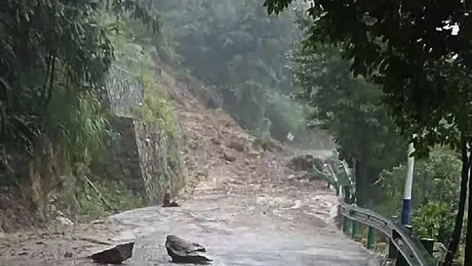 Un deslizamiento de tierra causado por la tormenta ‘Gaemi’ ha dejado 15 fallecidos en la provincia de Hunan, China