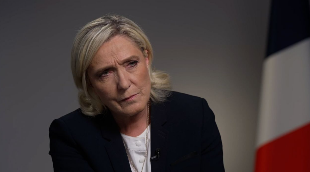 La justicia francesa investiga la financiación de la campaña presidencial de Le Pen en 2022