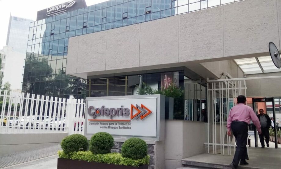 Cofepris revela corrupción que favorecía a un monopolio
