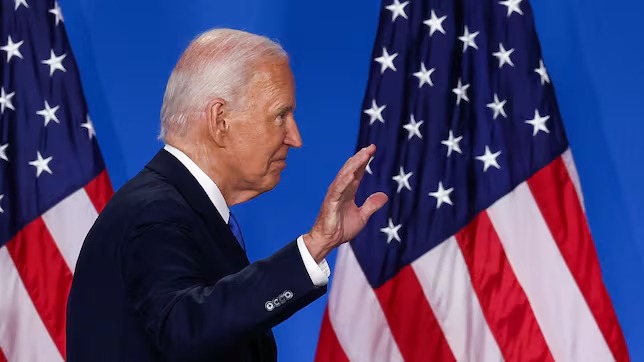 Donantes demócratas congelarán 90 mdd mientras Biden permanezca en la carrera presidencial