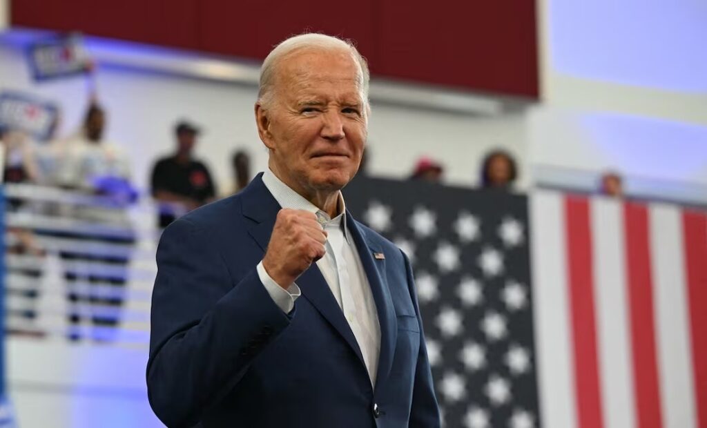 Biden da positivo a COVID-19 en medio de presiones para abandonar la carrera presidencial