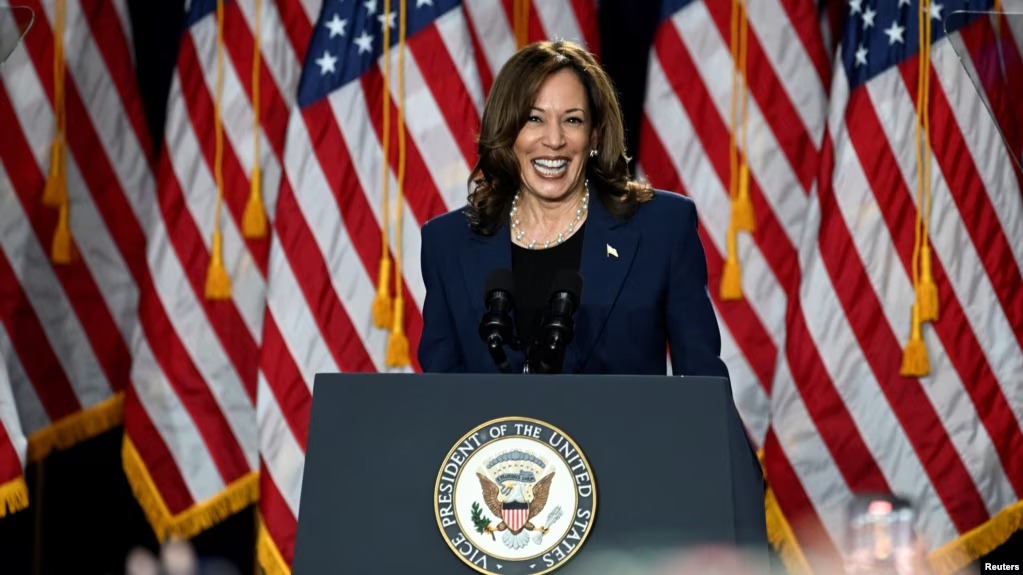 Kamala Harris ataca a Trump en primer mitin de campaña