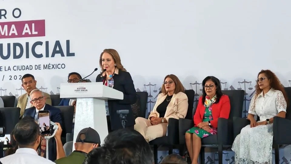 Yasmín Esquivel propone que se someta a jueces y magistrados a revocación de mandato
