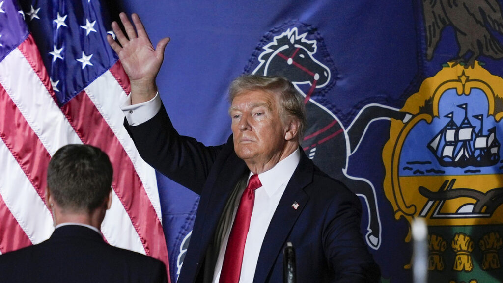 Trump revela que Zuckerberg lo ha contactado para disculparse por la censura en Facebook