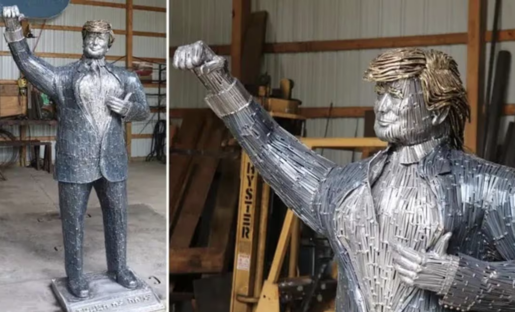 Revelan una nueva estatua de Donald Trump hecha con clavos