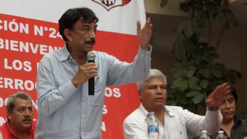 La FGR emite orden de aprehensión contra Víctor Flores, líder del Sindicato Ferrocarrilero, por presunto fraude millonario en cuotas sindicales