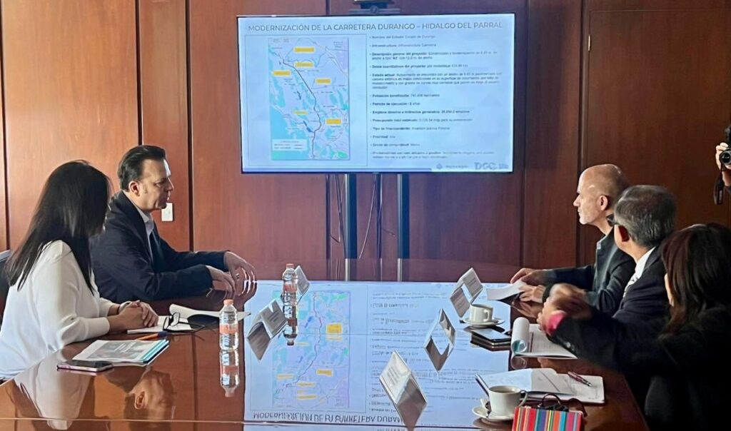 Gobernador entrega paquete de obras prioritarias para Durango al gabinete de Claudia Sheinbaum