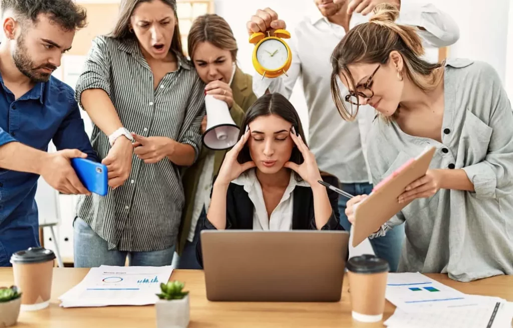 Estrés laboral podría ser considerado como “enfermedad de trabajo”