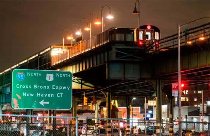 Auxilian a turistas mexicanas que cayeron a las vías del Metro en Nueva York