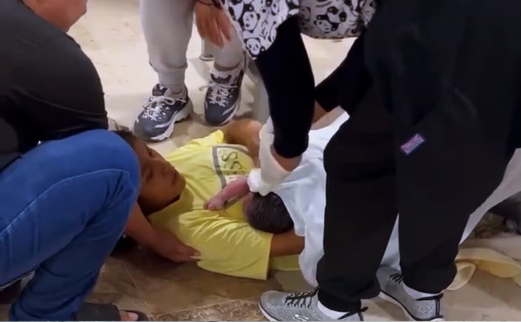 VIDEO: Mujer da a luz en la sala de espera del Hospital Materno Infantil