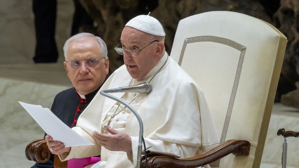 Papa Francisco pide un cese definitivo al fuego en Oriente Medio