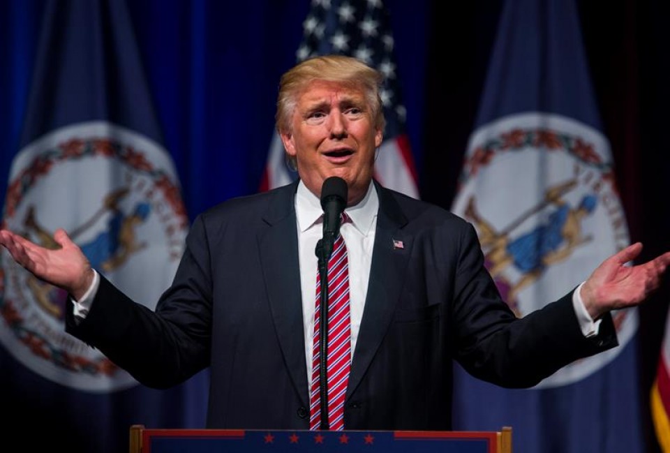 Trump demanda por 100 mdd a EU por redada en su mansión de Florida