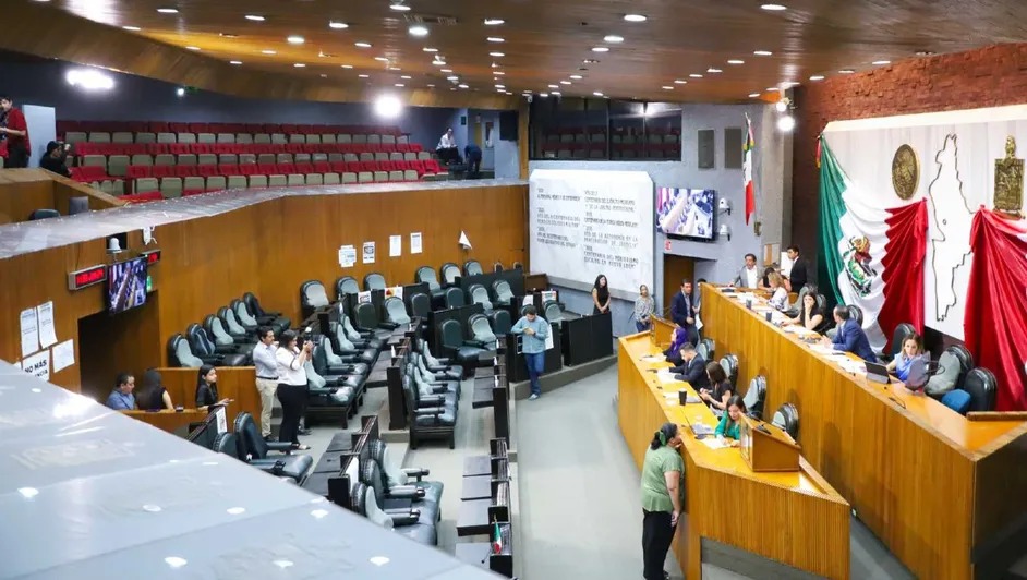 Diputados del PRI y PAN analizan sanción que aplicarán a Samuel García