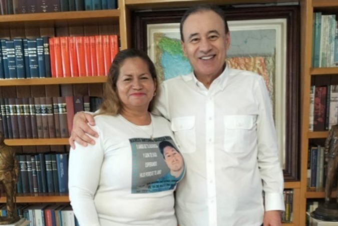 Alfonso Durazo se reúne con Ceci Flores y reitera compromiso con madres buscadoras