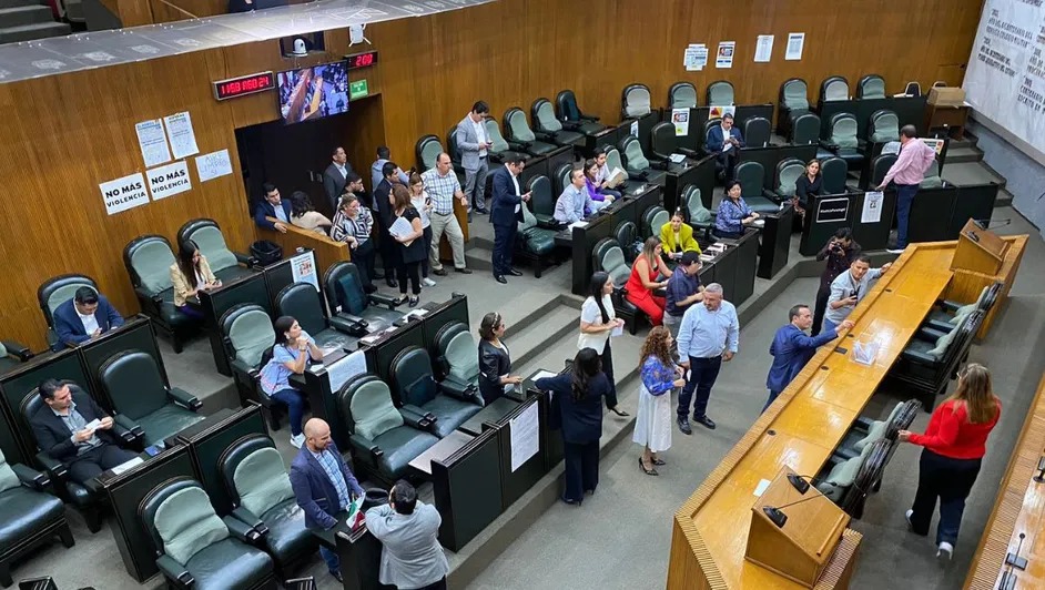 Congreso de NL amplía horario para recibir veto de Samuel García sobre fiscal