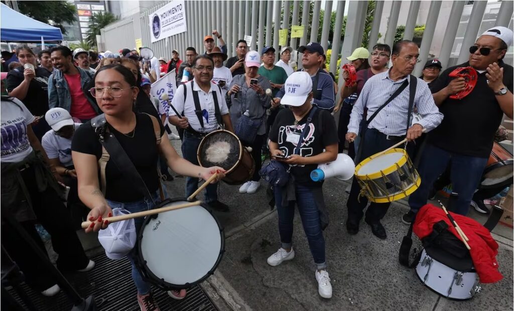 Trabajadores del Poder Judicial extienden paro de labores hasta el 2 de octubre