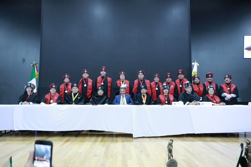 Reconocen a la Segunda Generación de Doctor Honoris Causa por su contribución a la comunidad