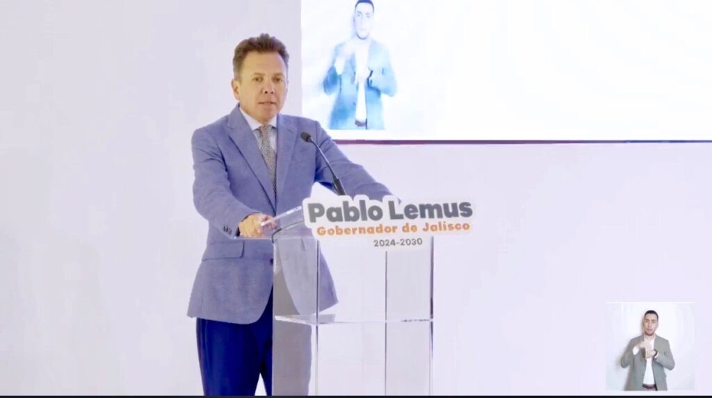 Pablo Lemus presenta a integrantes del gabinete económico