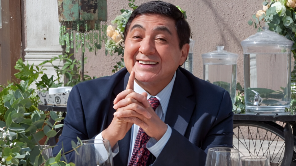 Carlos Bonavides celebra que está recibiendo una pensión