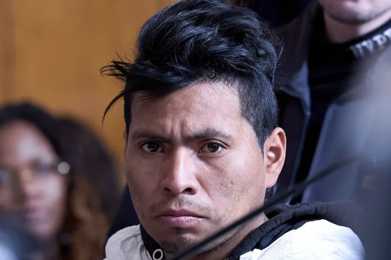 Acusan a un hombre de quemar a una mujer en el metro de Nueva York; él ...