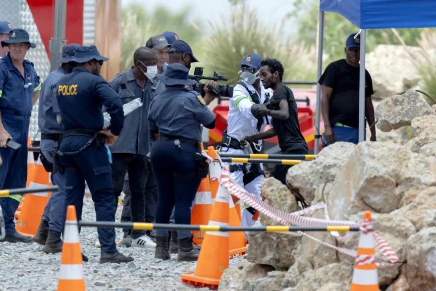 Rescate en Stilfontein, más de 20 mineros clandestinos salvados y 36 cuerpos recuperados de mina abandonada