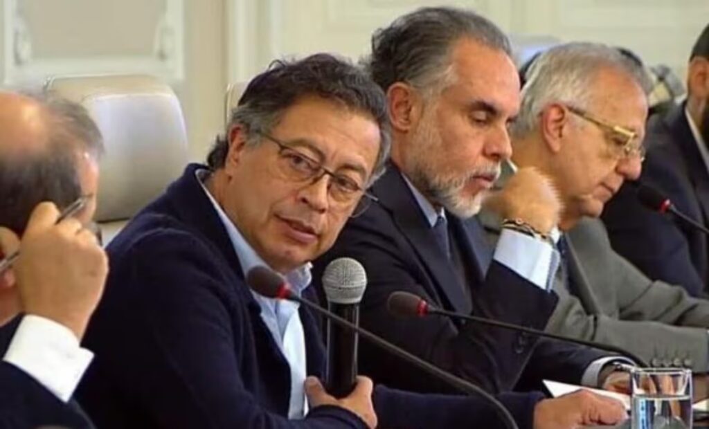 Petro se reúne con funcionarios de EU tras crisis diplomática por guerra arancelaria