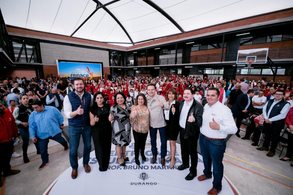 Entregan Esteban y Lety escuela renovada y equipada en La Laguna: apuesta por el desarrollo académico, cultural y deportivo