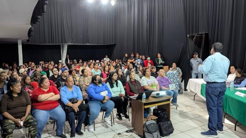 Capacitan a prestadores de servicios alimenticios