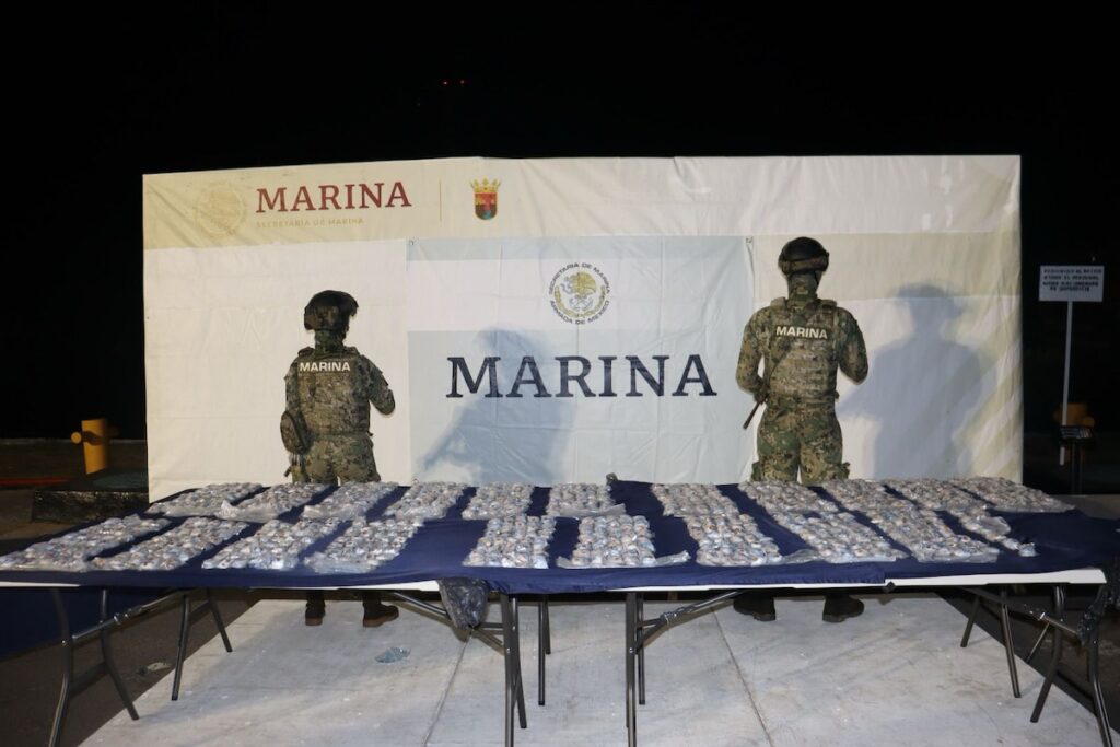 Marina incauta en Chiapas vehículo que transportaba más 4 millones de pesos en cocaína