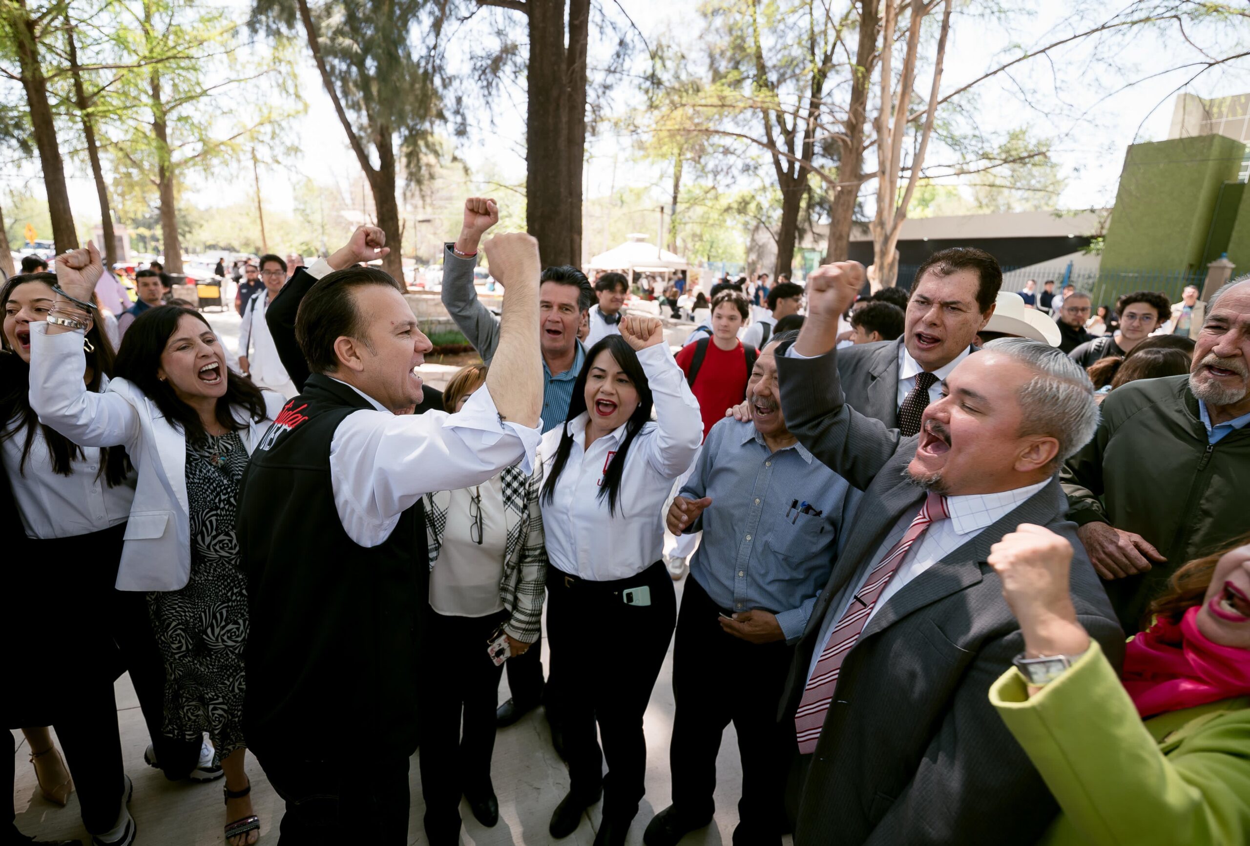 Docentes aplauden transformación de espacios en la UJED | Notigram