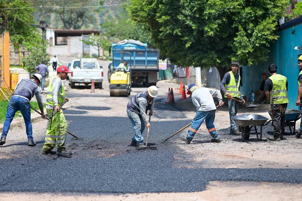 Arranca obra de rehabilitación vial en calle Pedro Moreno de El Arenal