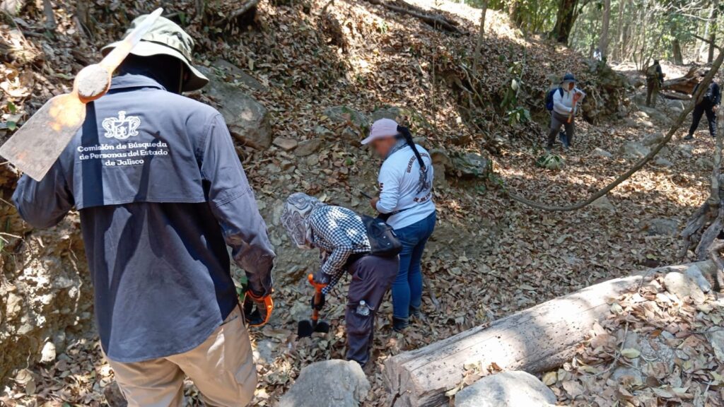 Realiza COBUPEJ operativo de búsqueda en Puerto Vallarta; localizan restos óseos
