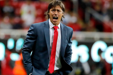 Matías Almeyda esta a detalles de ser el nuevo entrenador del Sevilla.