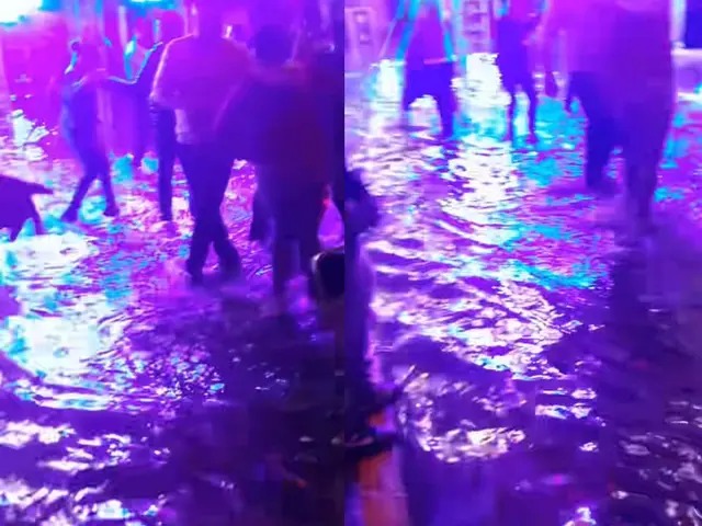 Vídeo: ‘Andaban enfiestados’ se pusieron a bailar en aguas negras en Tlaxcala