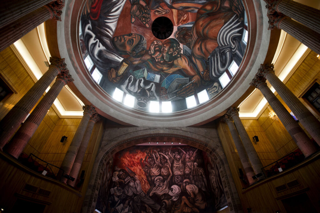 Inician trabajos de conservación de los murales de José Clemente Orozco en el Paraninfo de la UdeG