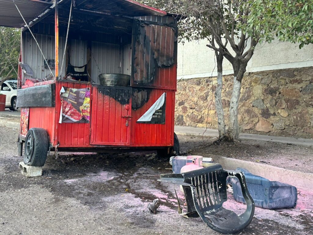 Explosión de tanque de gas en puesto de elotes deja un hombre lesionado en Paseos de la Almanceña