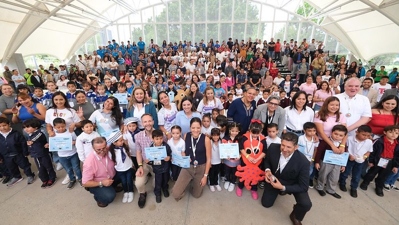 Más de 200 estudiantes participan en evento estatal de robótica en Jalisco