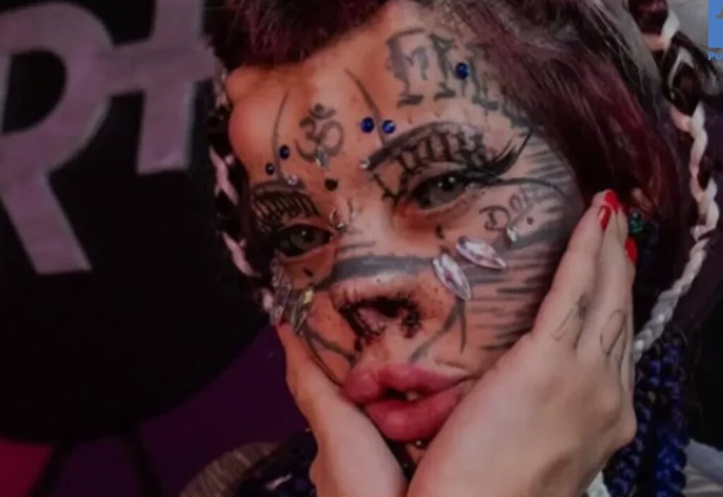 «¡Insólito! Joven se transforma en ‘gata humana’ tras 30 operaciones extremas: ‘La belleza natural me repugna'»