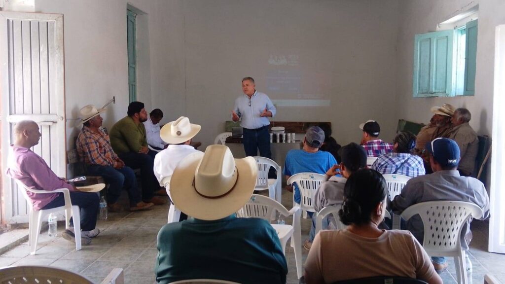 Capacitan a ganaderos sobre acciones preventivas contra Gusano Barrenador