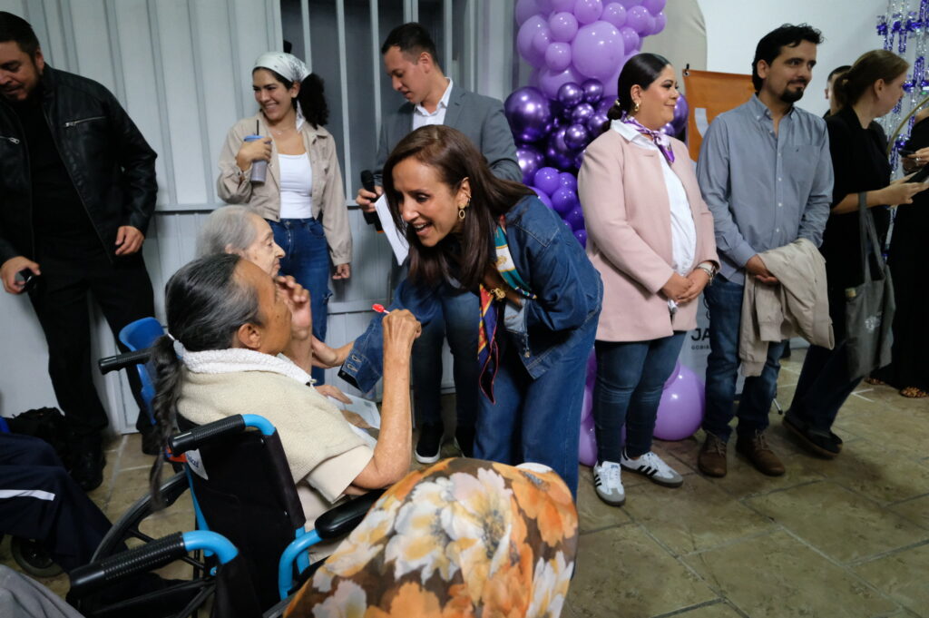 Celebran 54 años del Asilo Leónidas K. Demos